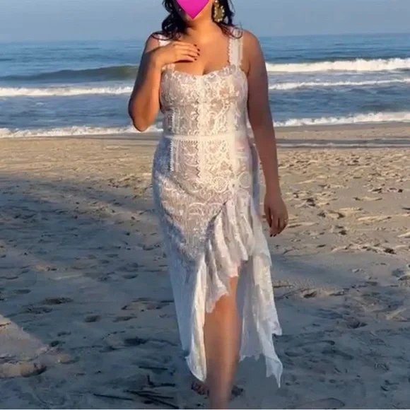 Tiffany Blanc Dress in White
Bronx and Banco. Lace Midi Dress - Picture 5 of 5